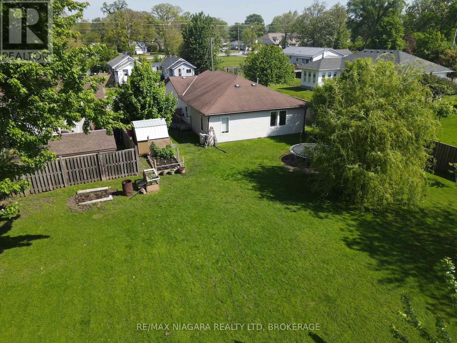 Photo 16 of 39 Longtent Avenue, Fort Erie ON