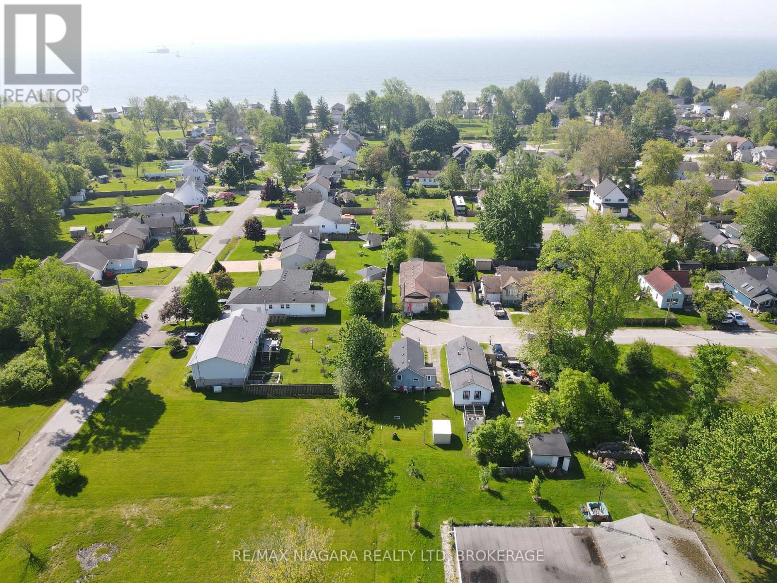 Photo 33 of 39 Longtent Avenue, Fort Erie ON