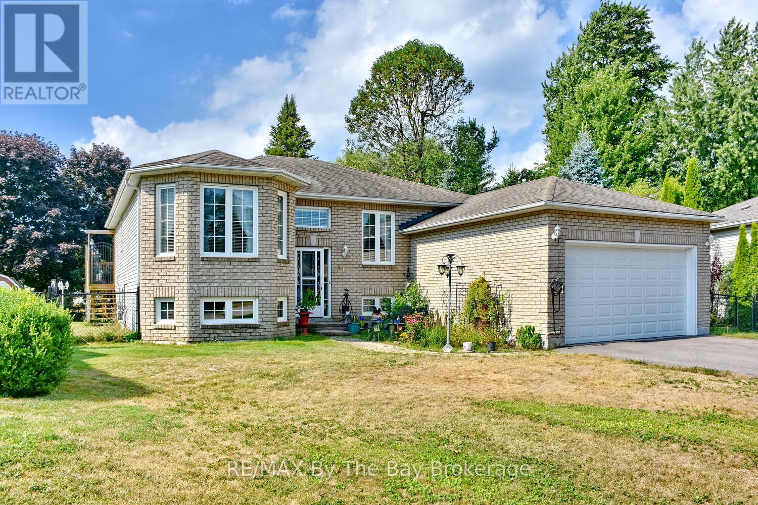Photo 19 of 41 Evergreen Crescent, Wasaga Beach ON