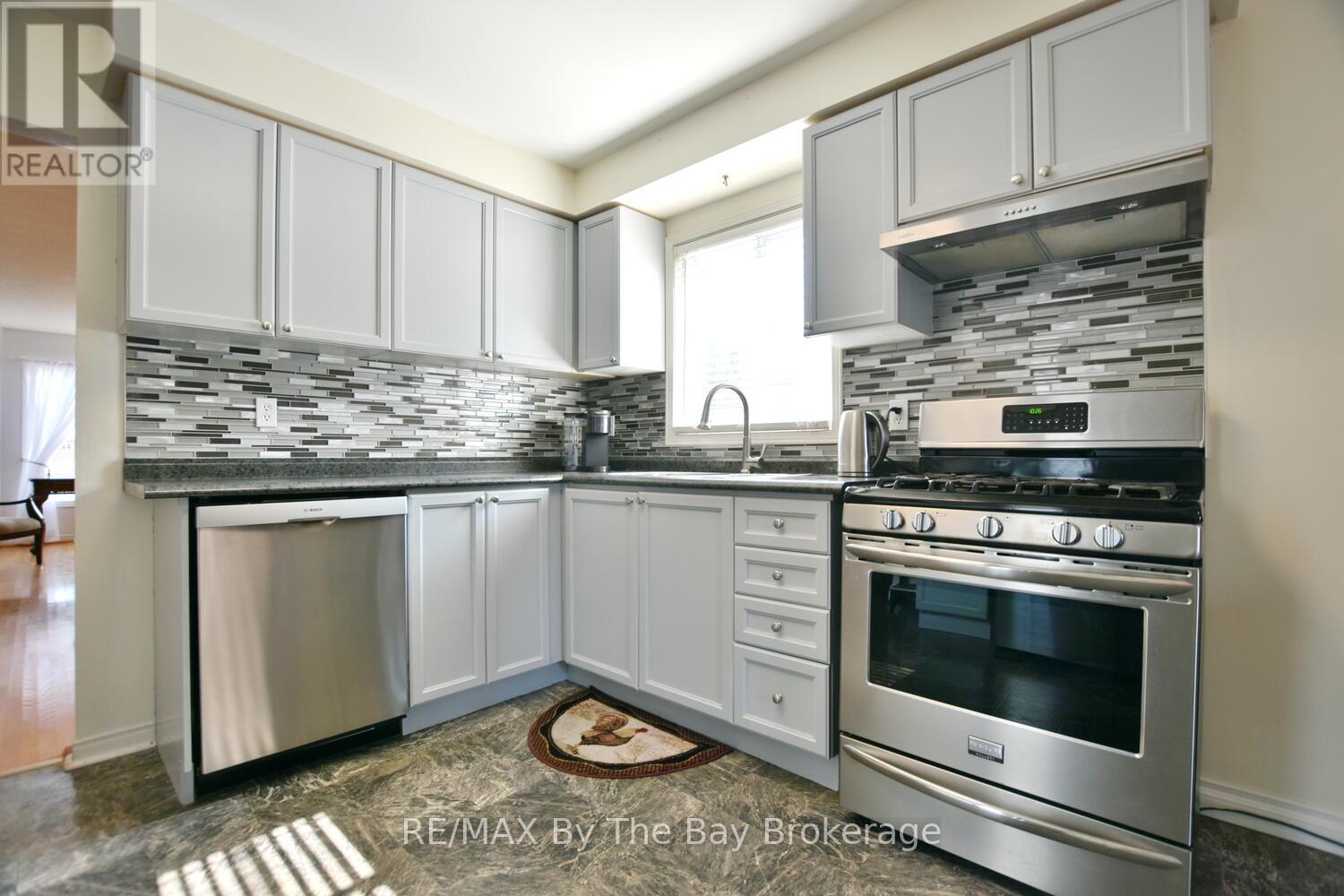 Photo 40 of 41 Evergreen Crescent, Wasaga Beach ON