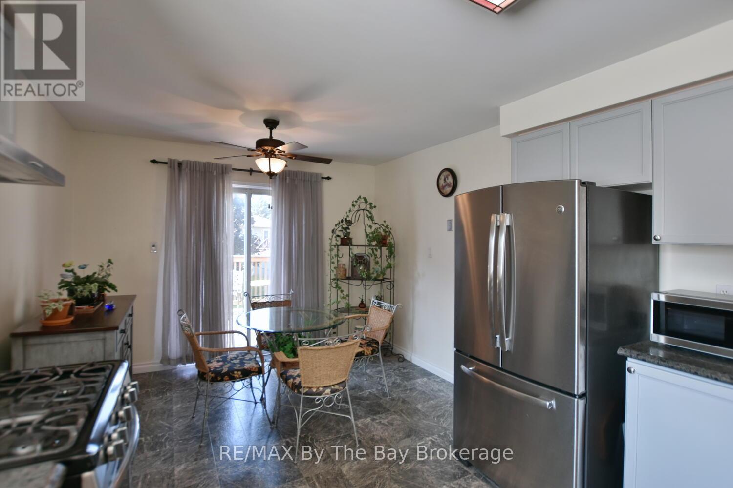 Photo 14 of 41 Evergreen Crescent, Wasaga Beach ON
