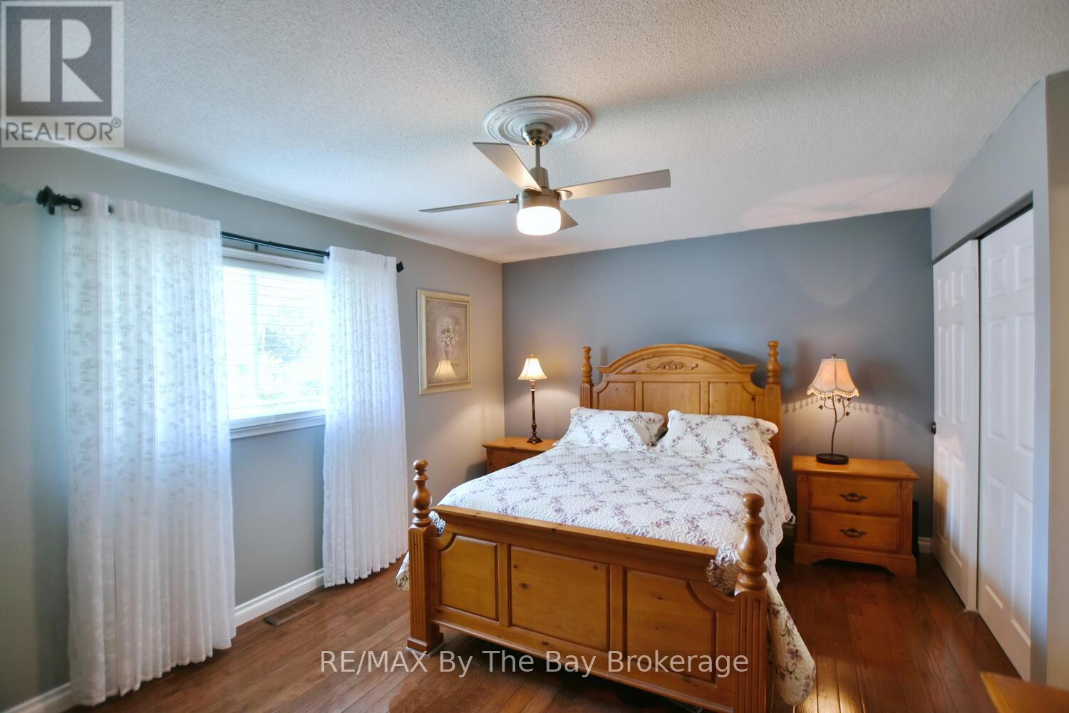 Photo 34 of 41 Evergreen Crescent, Wasaga Beach ON