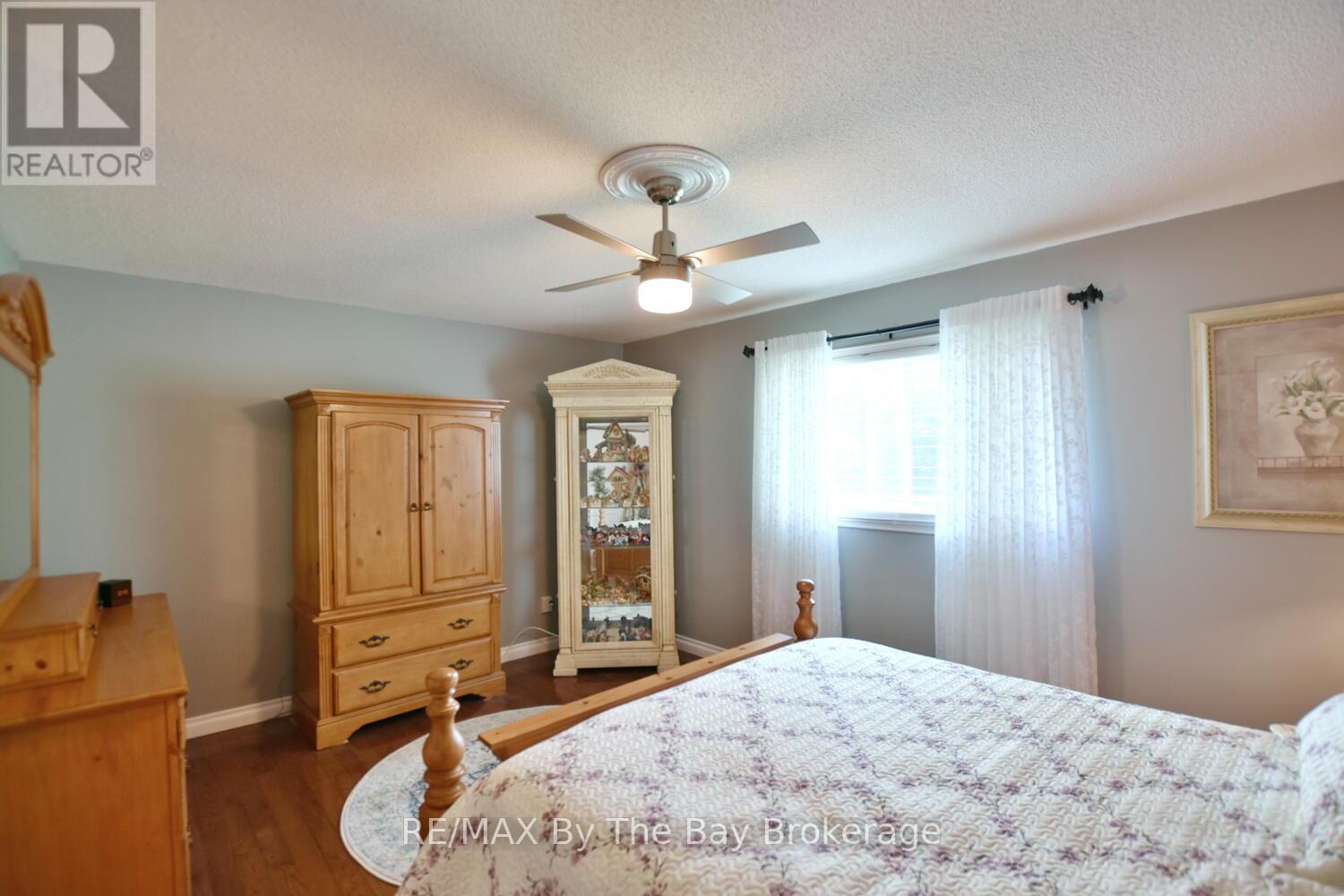 Photo 41 of 41 Evergreen Crescent, Wasaga Beach ON