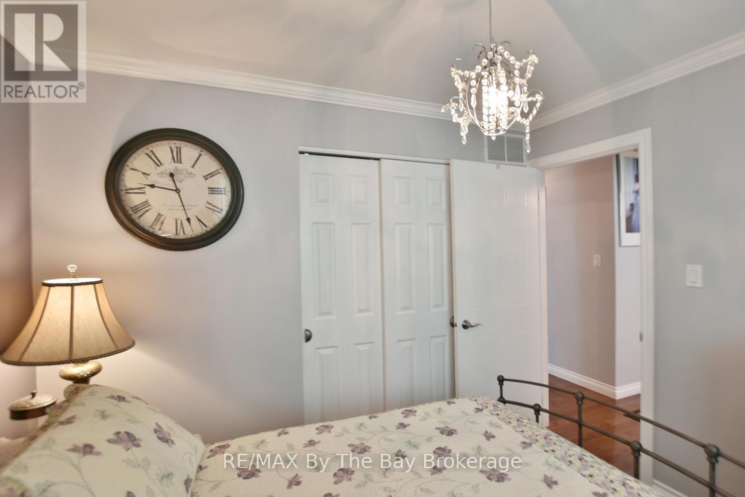 Photo 7 of 41 Evergreen Crescent, Wasaga Beach ON