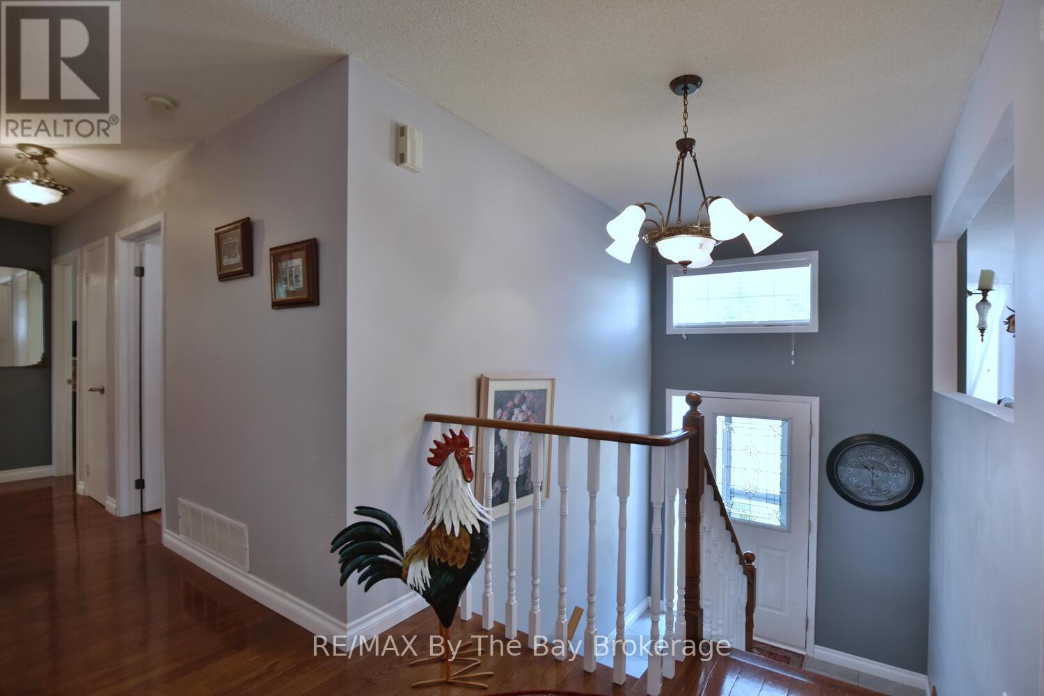 Photo 29 of 41 Evergreen Crescent, Wasaga Beach ON