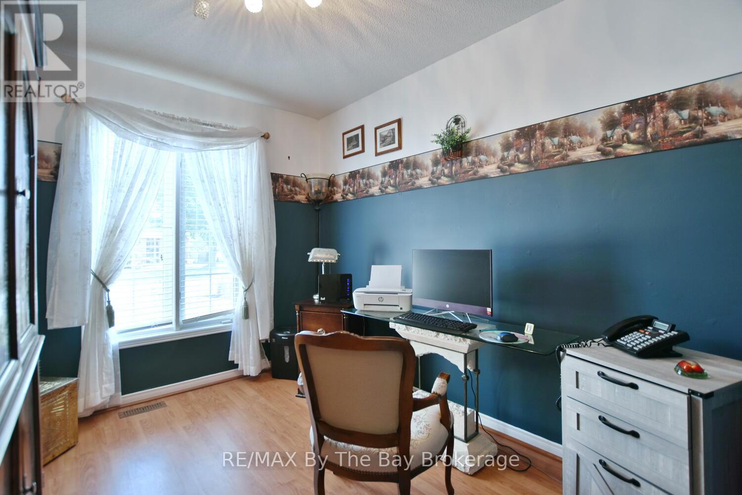 Photo 35 of 41 Evergreen Crescent, Wasaga Beach ON