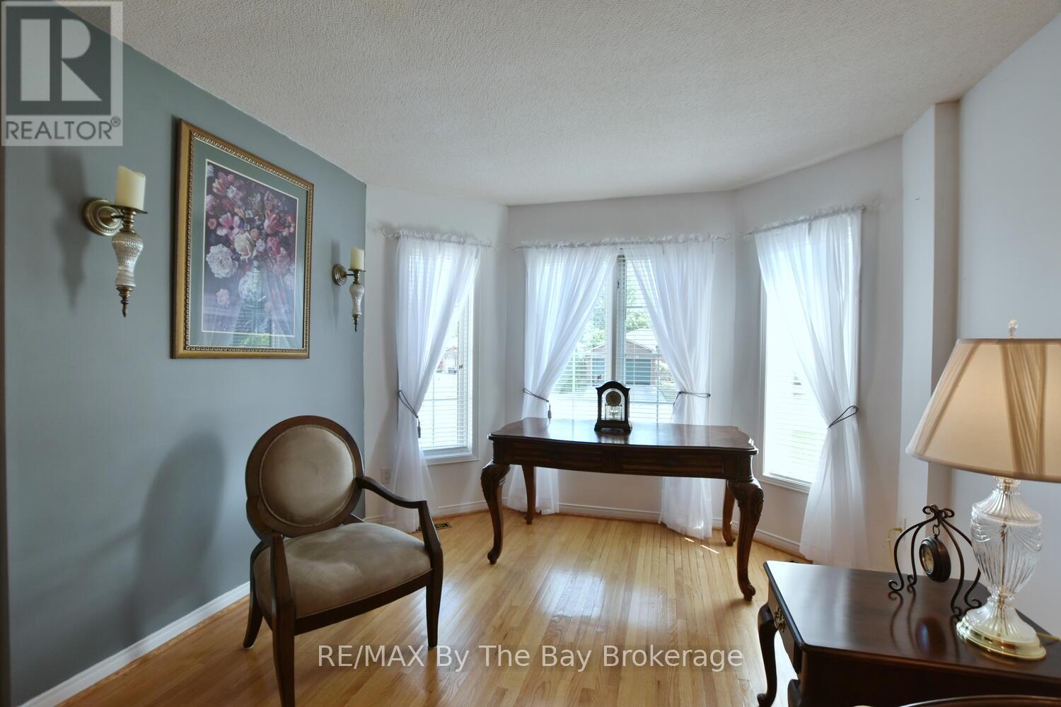 Photo 31 of 41 Evergreen Crescent, Wasaga Beach ON