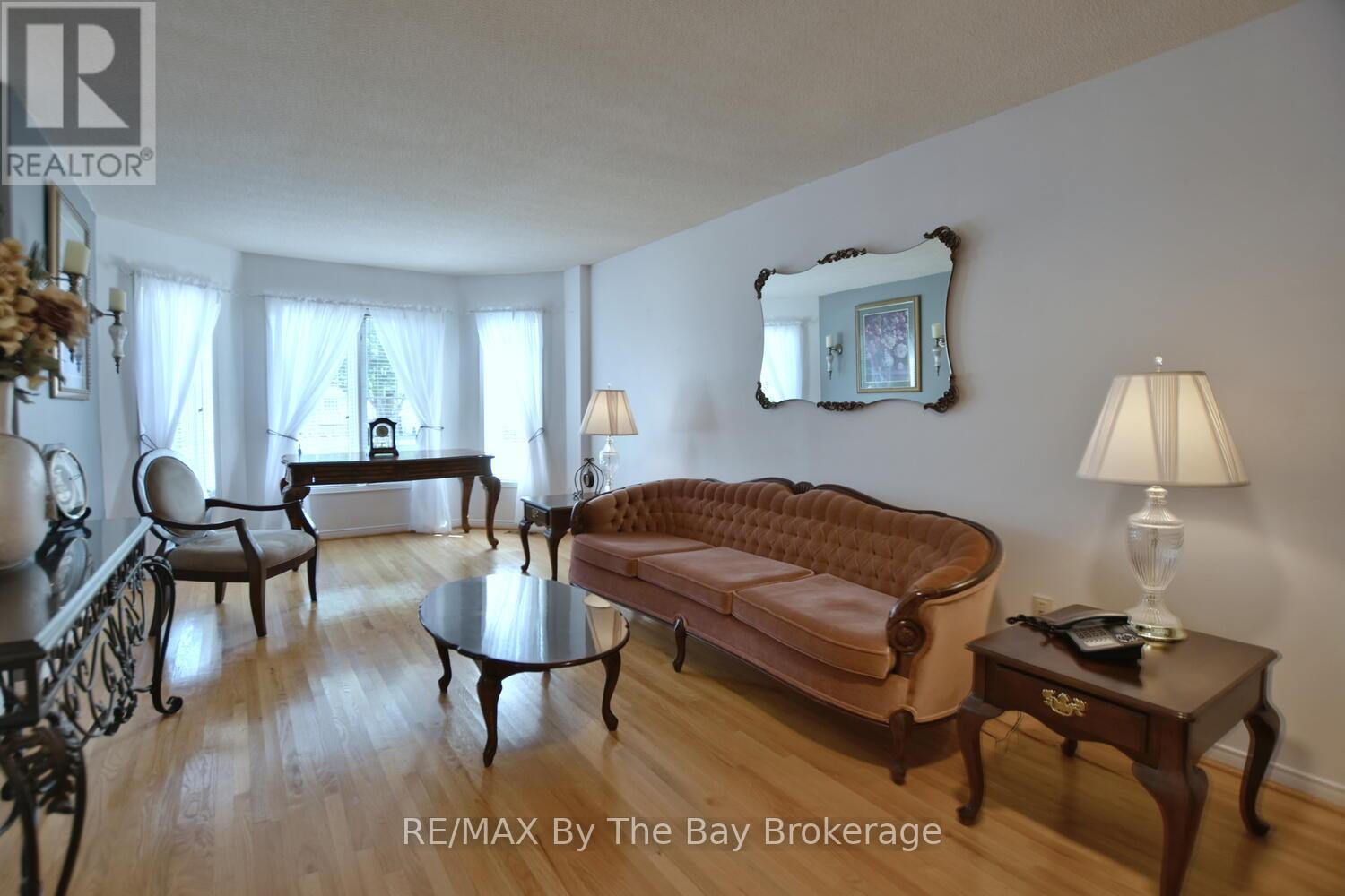 Photo 33 of 41 Evergreen Crescent, Wasaga Beach ON