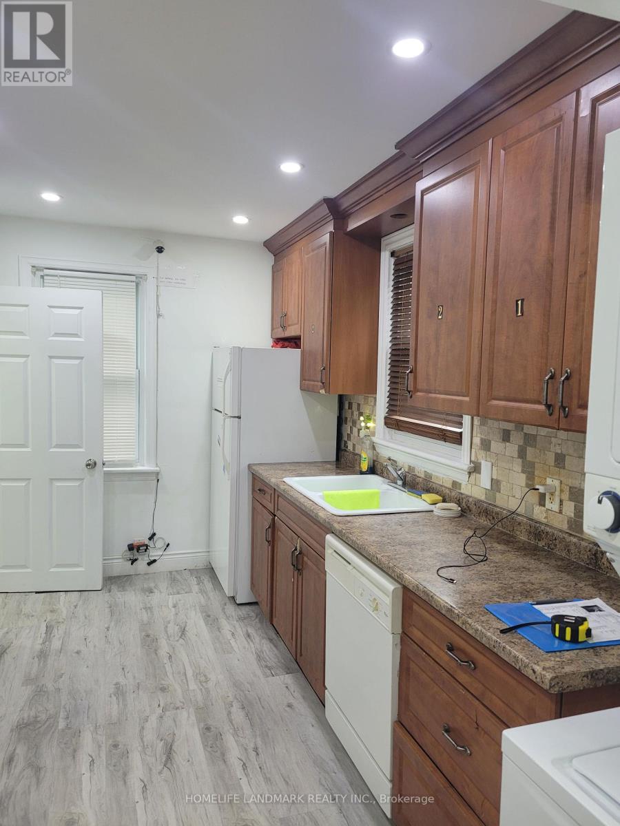 Photo 2 of 20 Ainslie Avenue, Hamilton ON