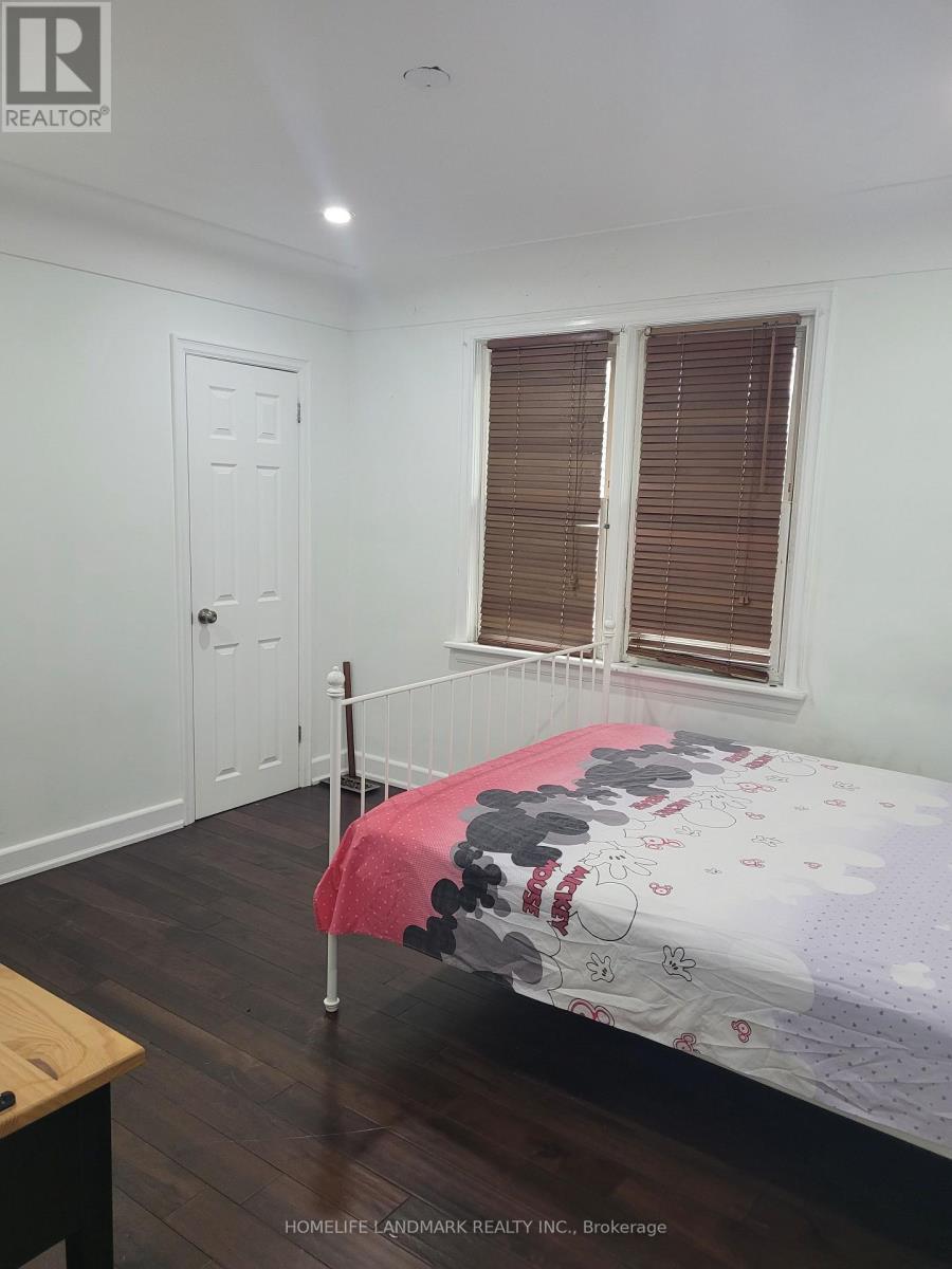 Photo 11 of 20 Ainslie Avenue, Hamilton ON