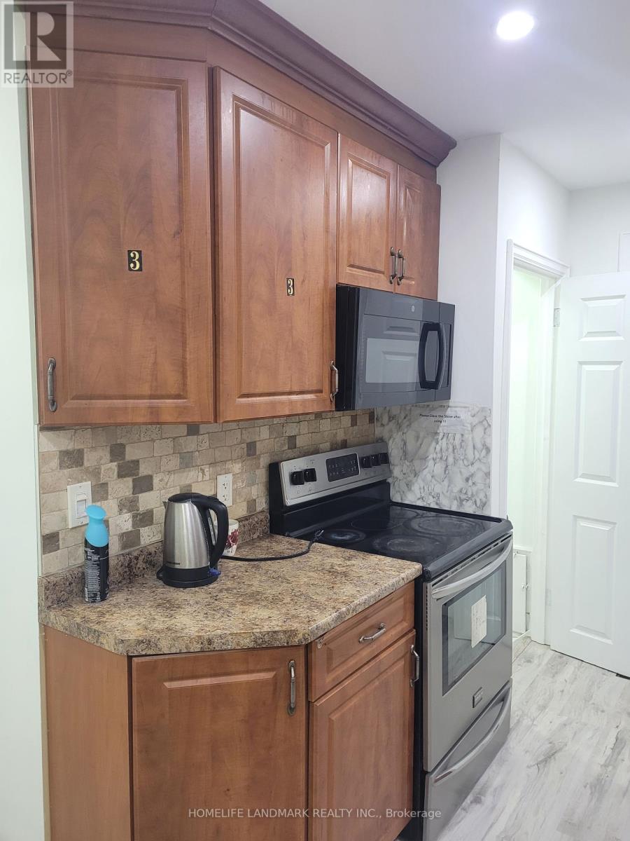 Photo 10 of 20 Ainslie Avenue, Hamilton ON