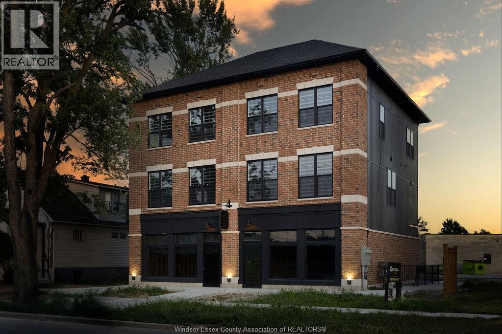 Photo 2 of 22 Gordon Unit 3, Essex ON