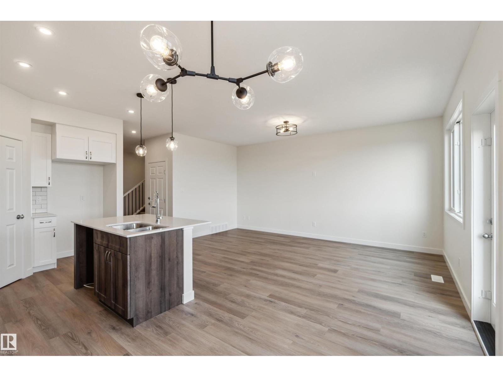 Photo 18 of 4672 177 Av Nw, Edmonton AB