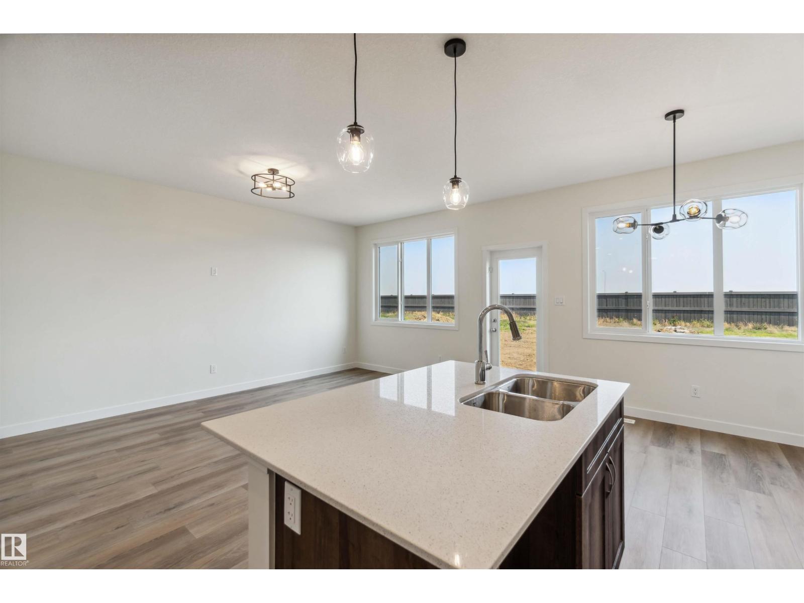 Photo 22 of 4672 177 Av Nw, Edmonton AB