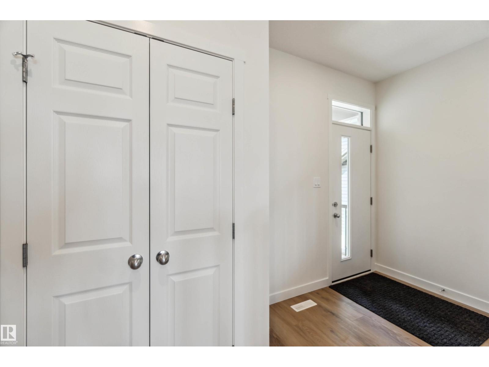 Photo 5 of 4672 177 Av Nw, Edmonton AB