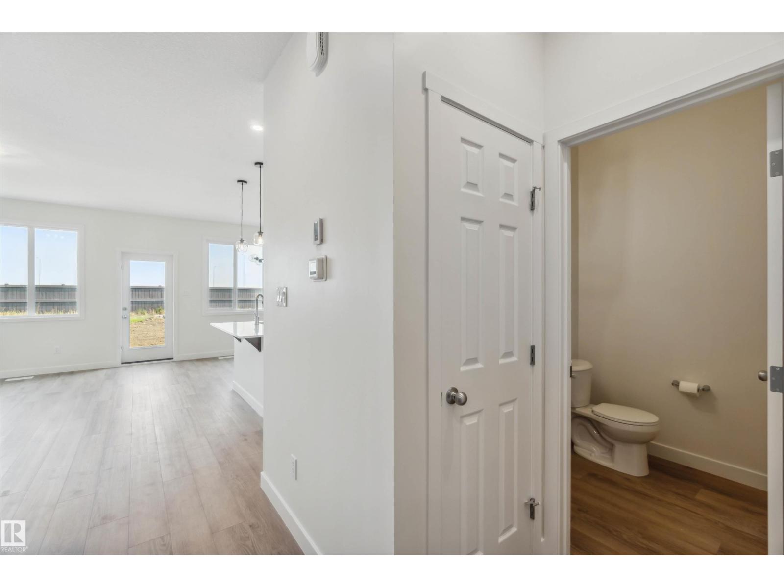 Photo 9 of 4672 177 Av Nw, Edmonton AB