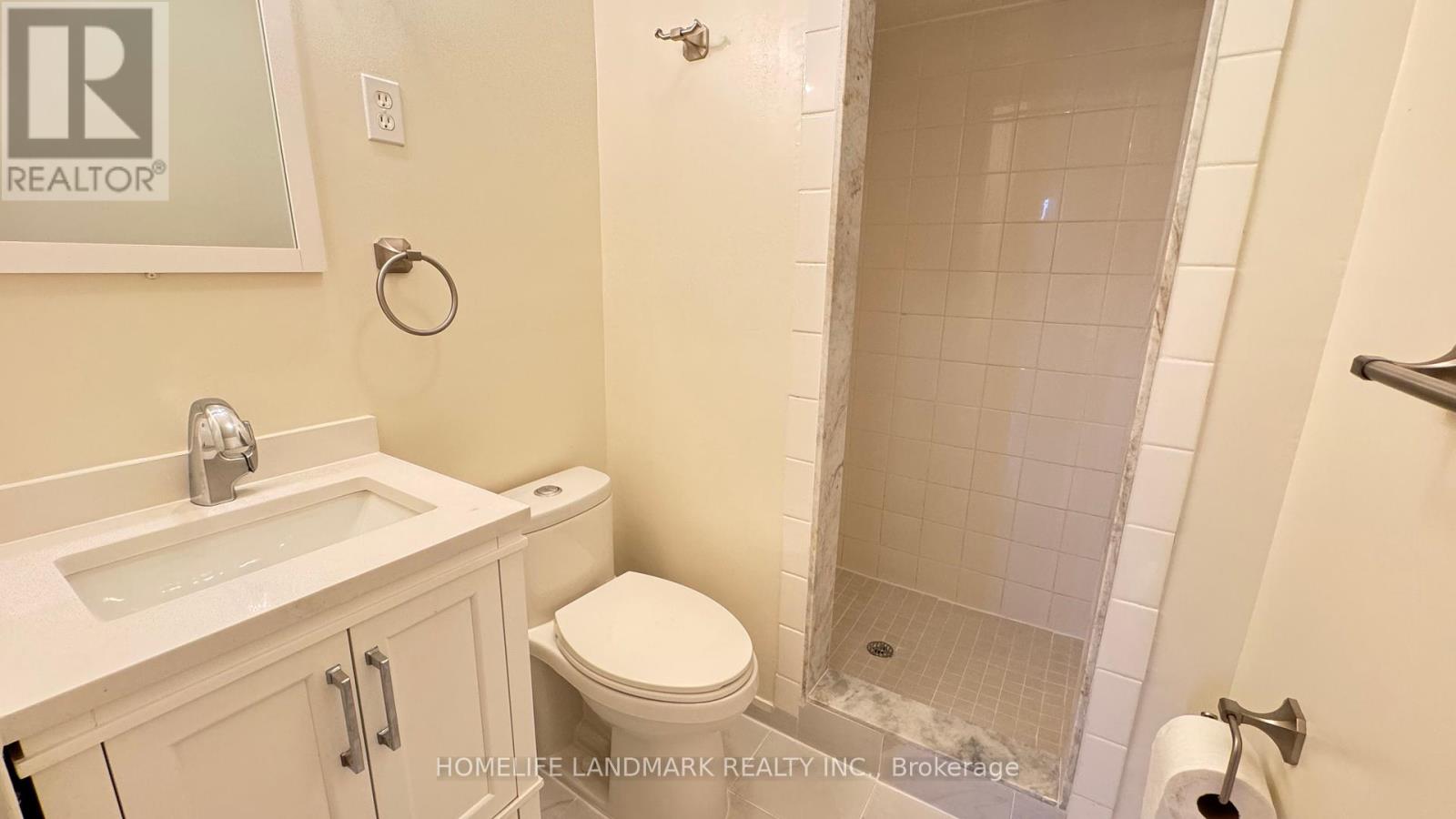 Photo 11 of 2 242 Wilmington Avenue, Toronto ON