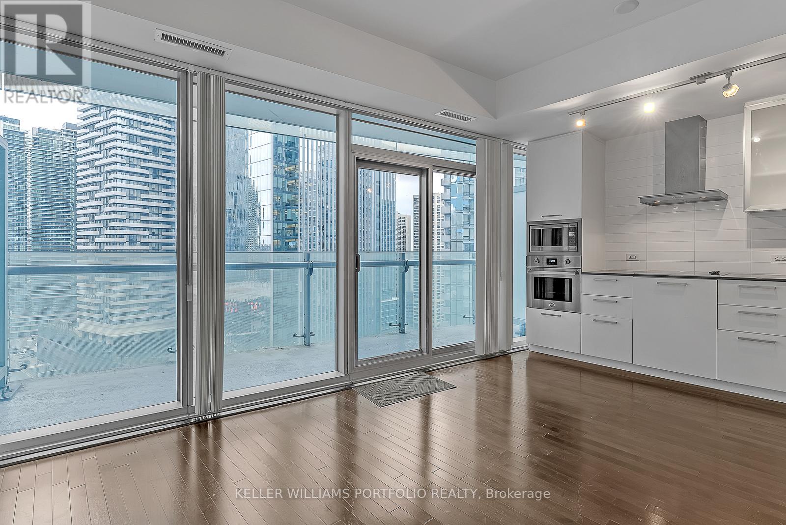 Photo 16 of 1801 12 York Street, Toronto ON