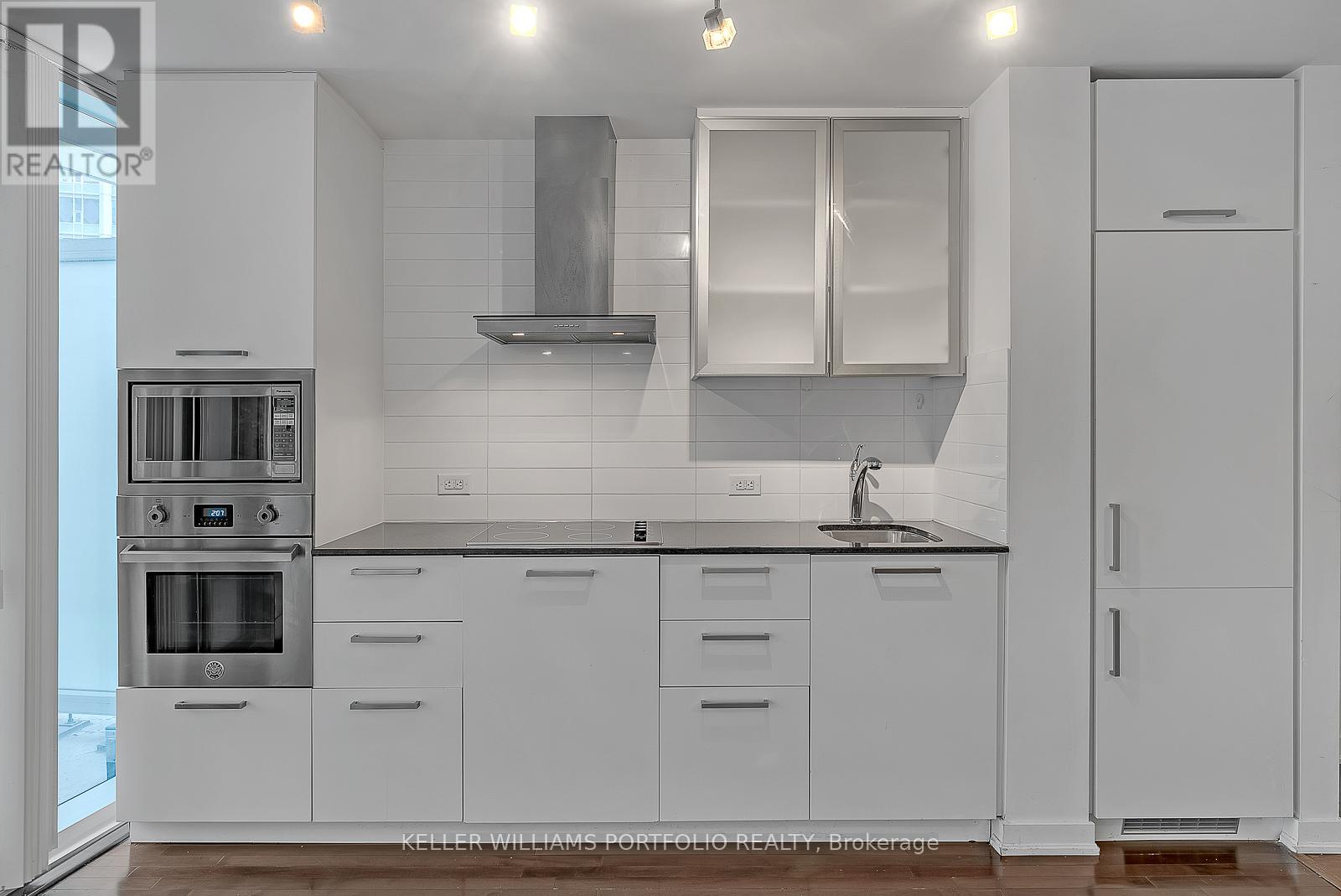 Photo 5 of 1801 12 York Street, Toronto ON