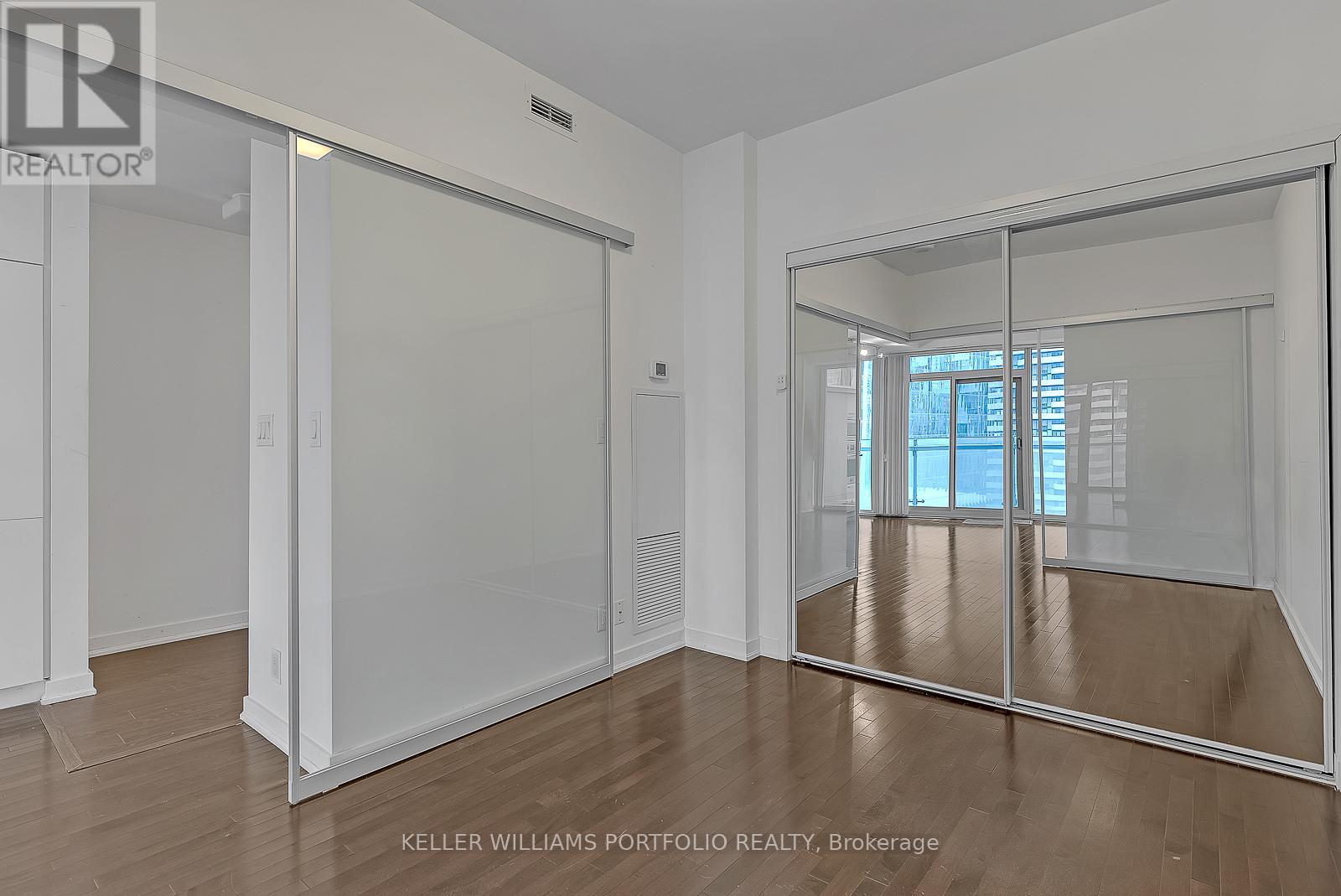 Photo 8 of 1801 12 York Street, Toronto ON