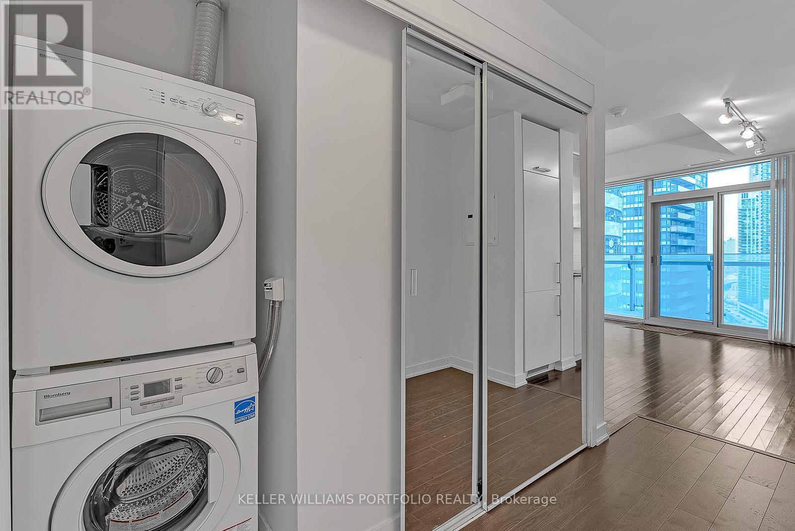 Photo 19 of 1801 12 York Street, Toronto ON
