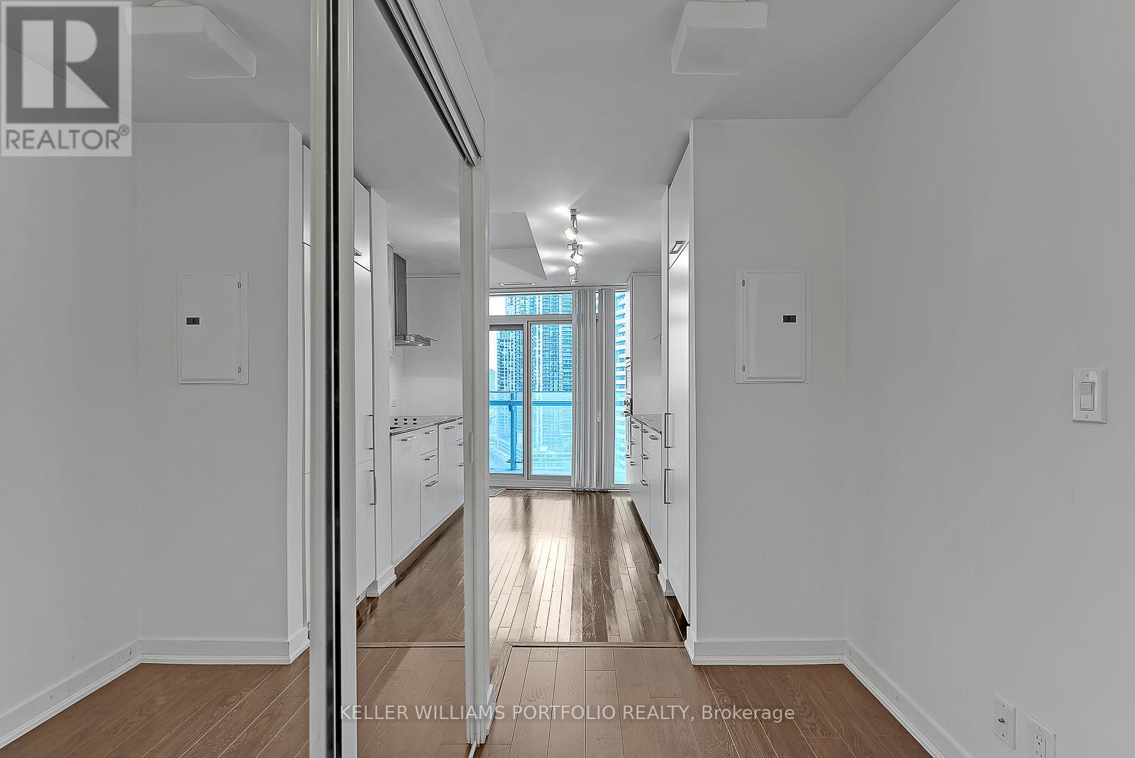 Photo 11 of 1801 12 York Street, Toronto ON