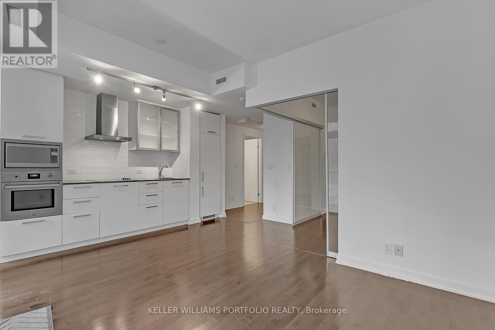 Photo 7 of 1801 12 York Street, Toronto ON