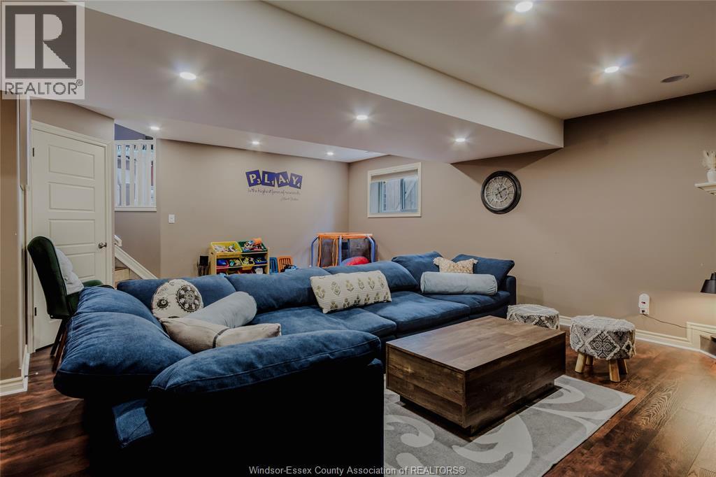 Photo 24 of 1429 Oakwood Avenue, Lakeshore ON