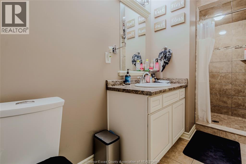 Photo 22 of 1429 Oakwood Avenue, Lakeshore ON