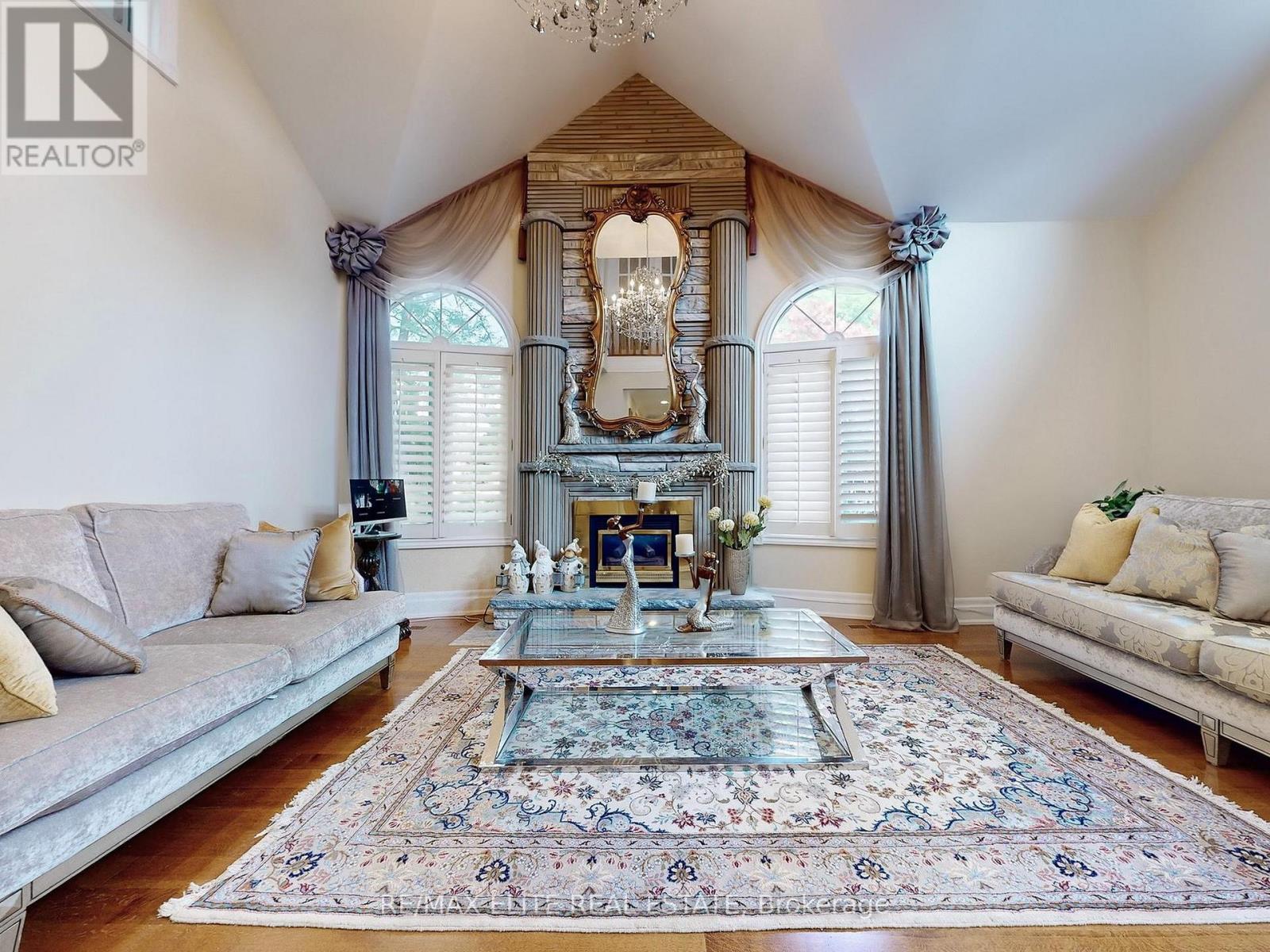 Photo 10 of 48 Pemberton Road, Richmond Hill ON