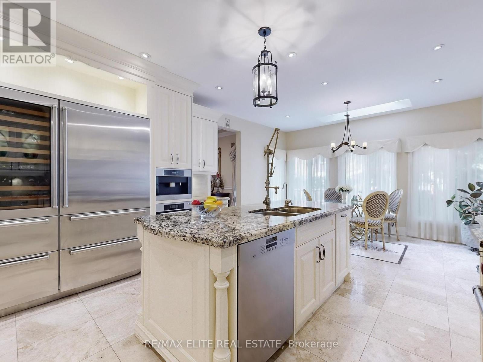 Photo 13 of 48 Pemberton Road, Richmond Hill ON