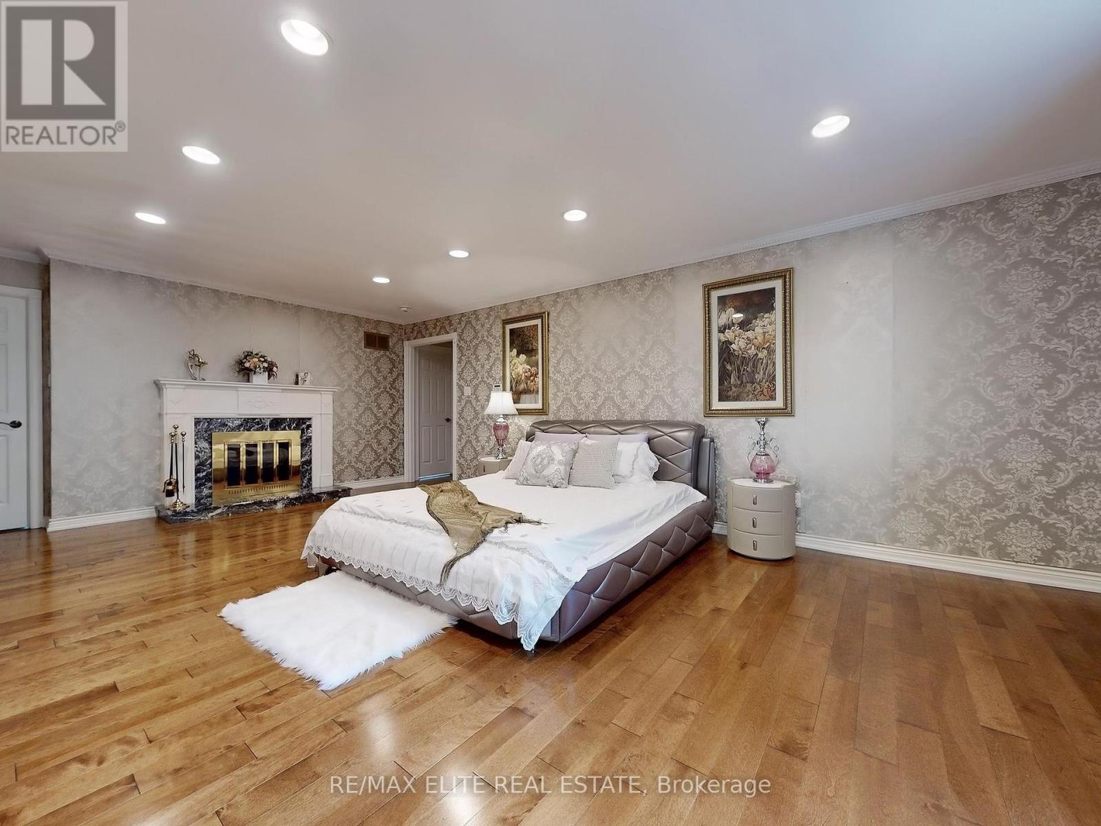 Photo 23 of 48 Pemberton Road, Richmond Hill ON