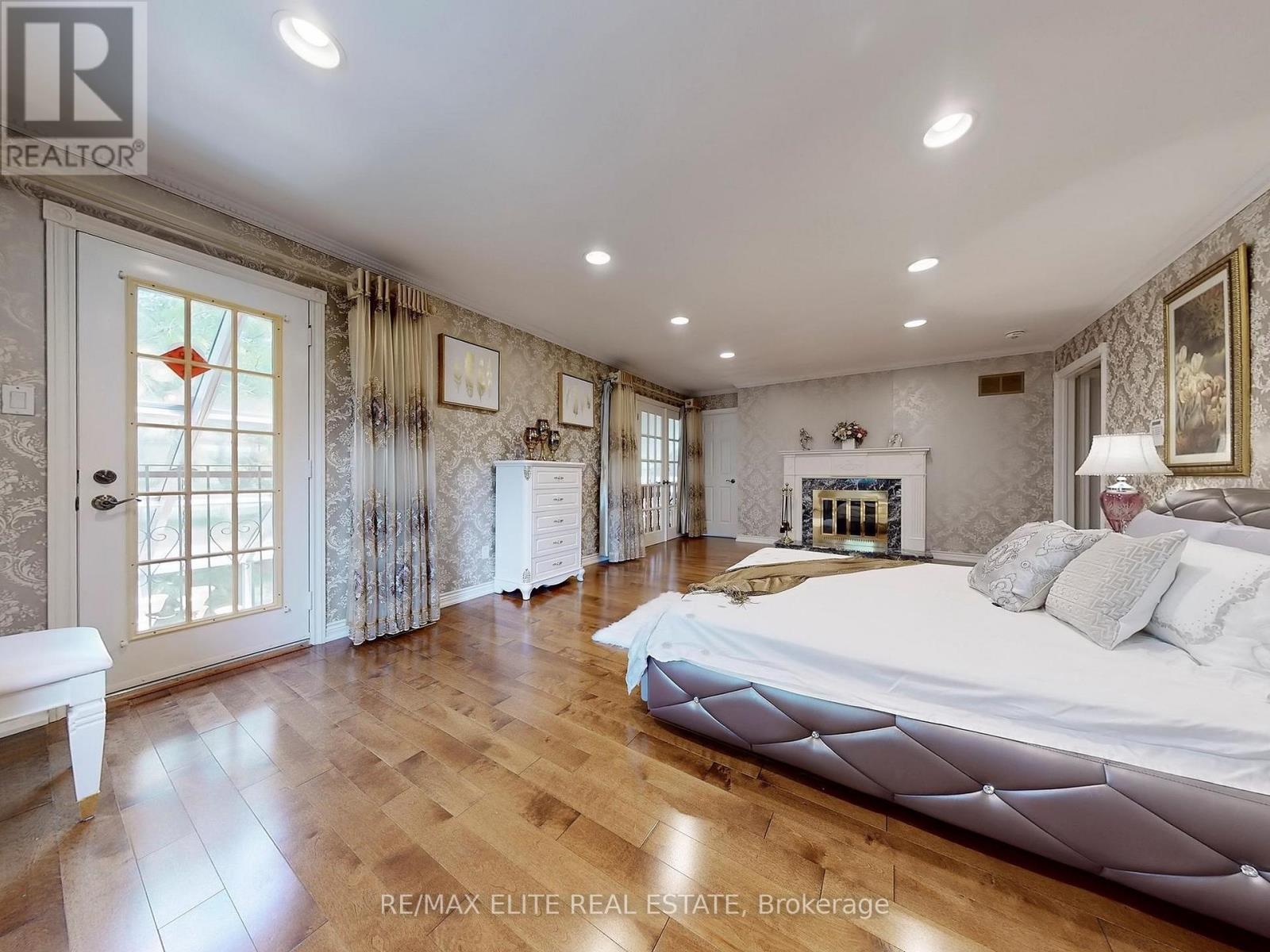 Photo 24 of 48 Pemberton Road, Richmond Hill ON