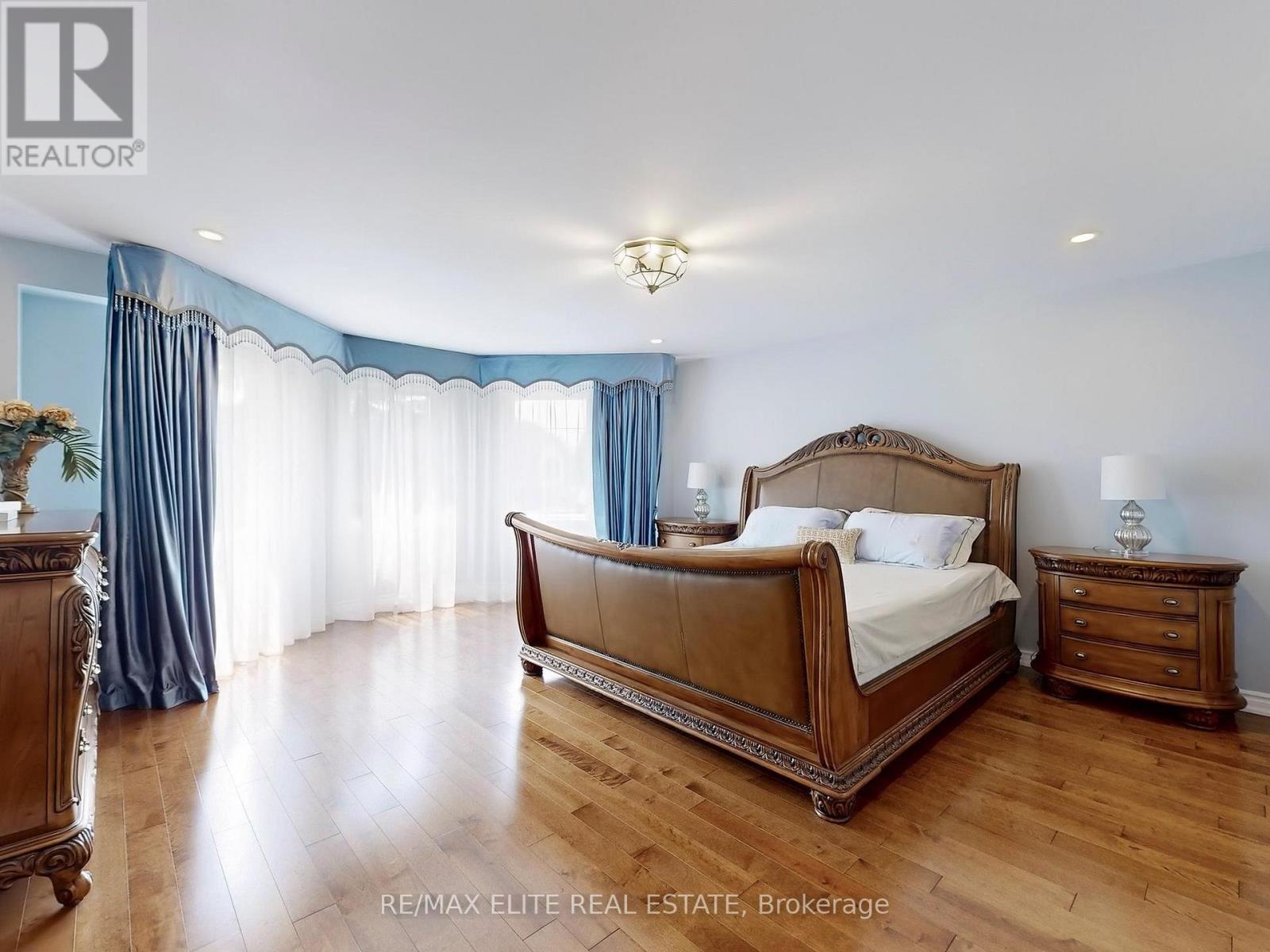 Photo 26 of 48 Pemberton Road, Richmond Hill ON