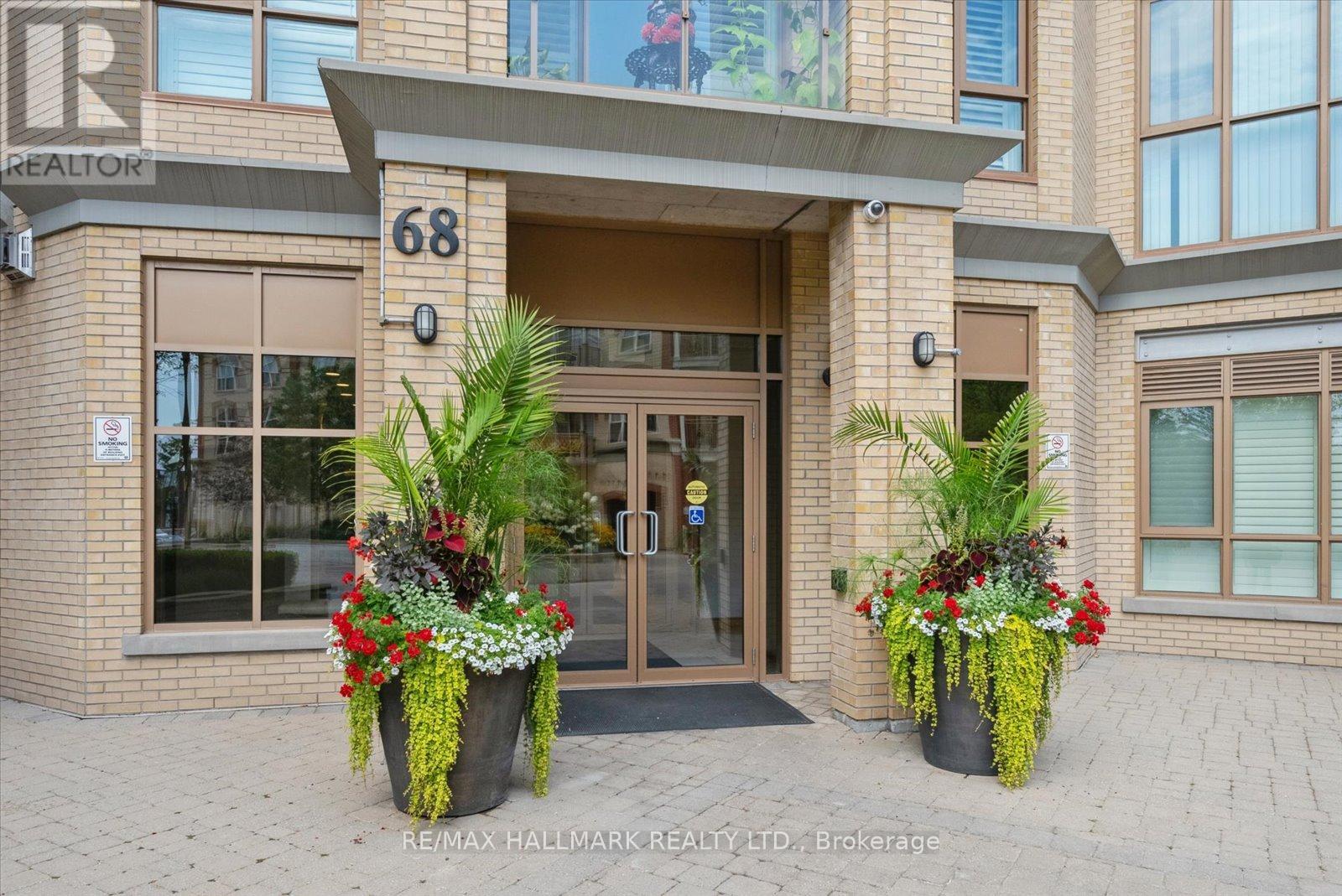 Photo 18 of 311 68 Main Street N, Markham ON