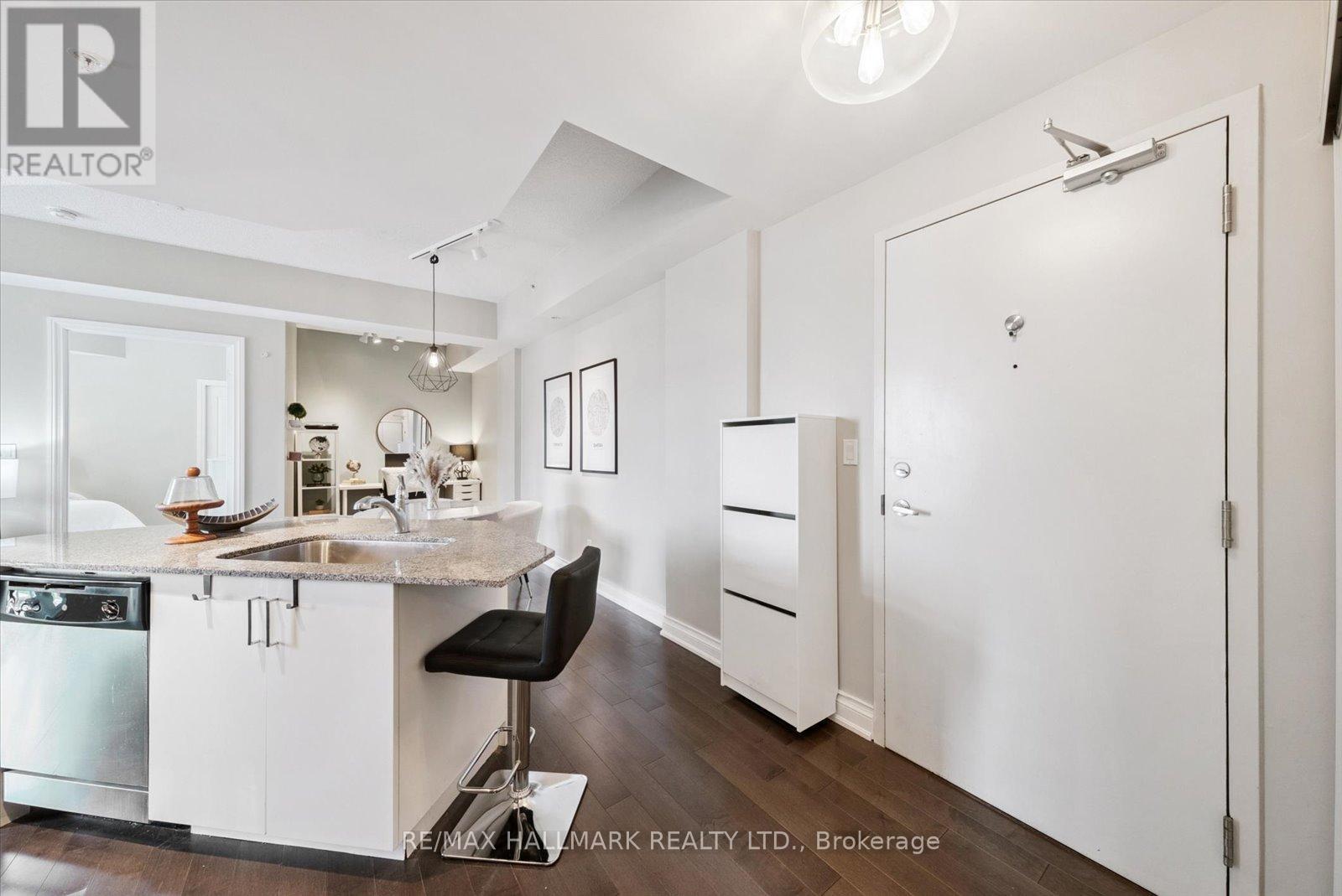 Photo 4 of 311 68 Main Street N, Markham ON