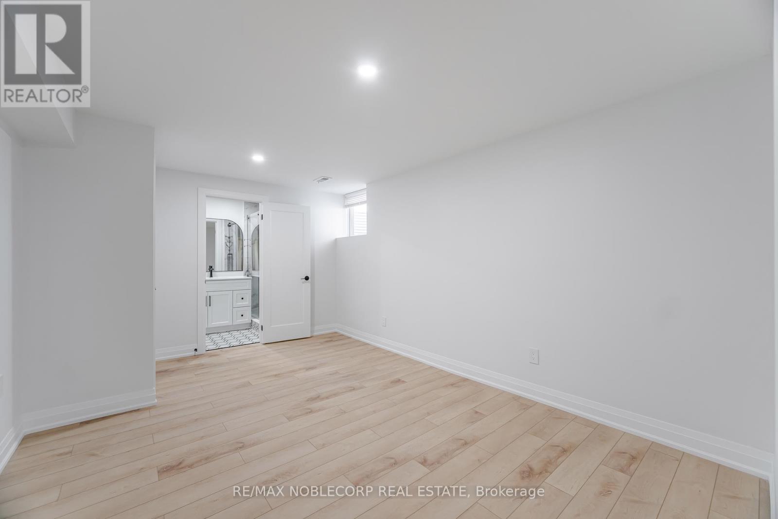 Photo 23 of Lower 131 Dunstan Crescent, Vaughan ON