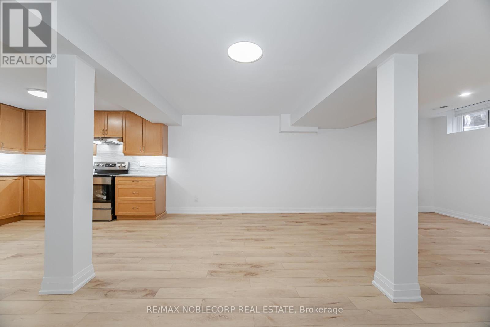 Photo 16 of Lower 131 Dunstan Crescent, Vaughan ON