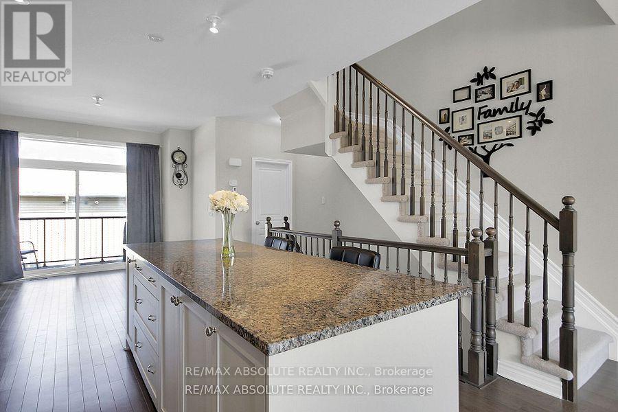 Photo 15 of 327 Twinflower Way, Ottawa ON