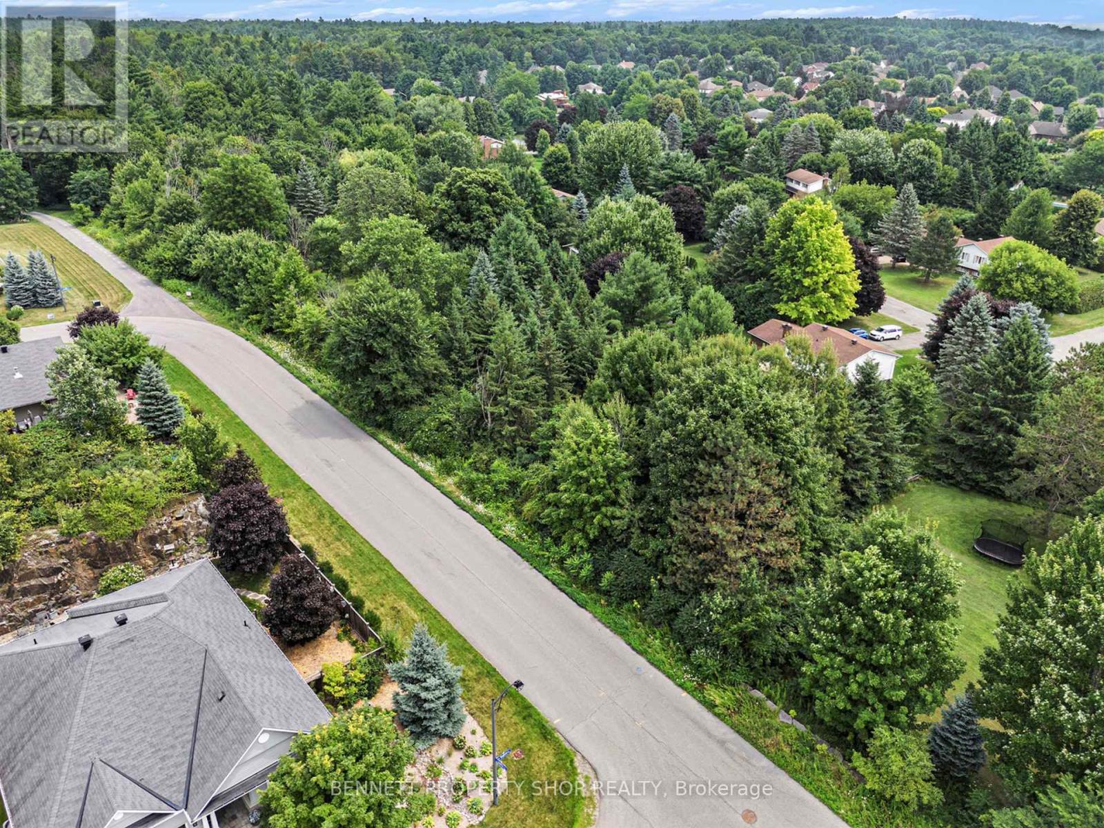 Photo 4 of 160 Juanita Avenue, Ottawa ON