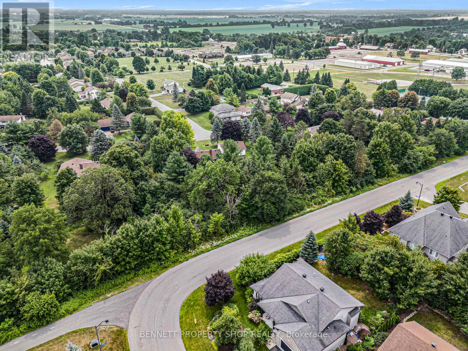 Photo 2 of 160 Juanita Avenue, Ottawa ON