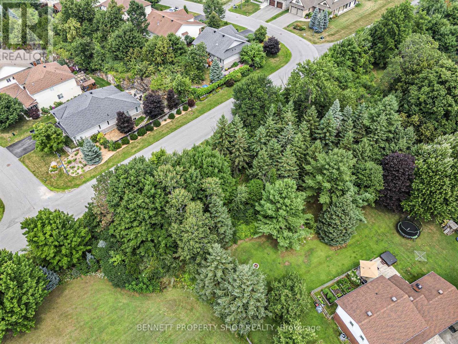 Photo 11 of 160 Juanita Avenue, Ottawa ON