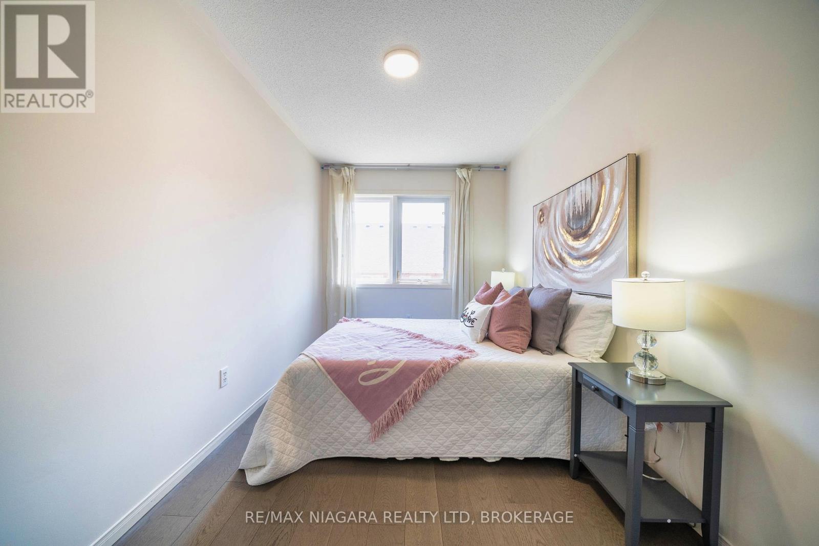 Photo 25 of 56 1130 Cawthra Road, Mississauga ON