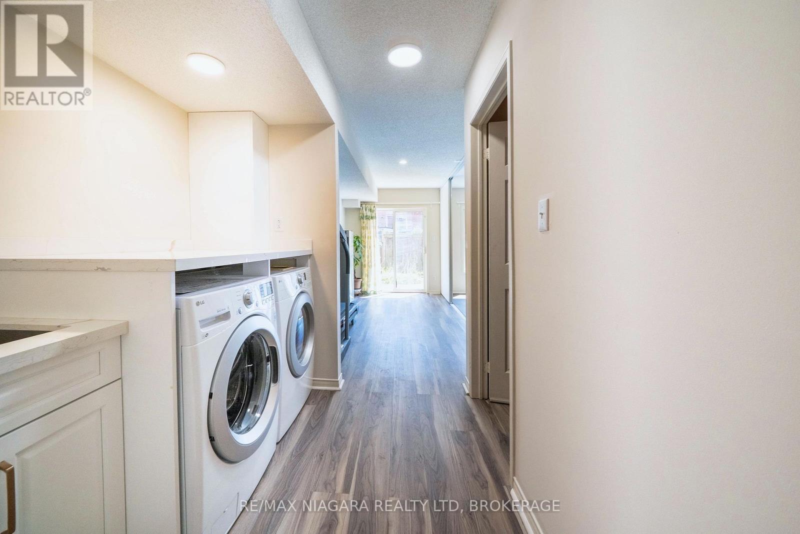 Photo 32 of 56 1130 Cawthra Road, Mississauga ON
