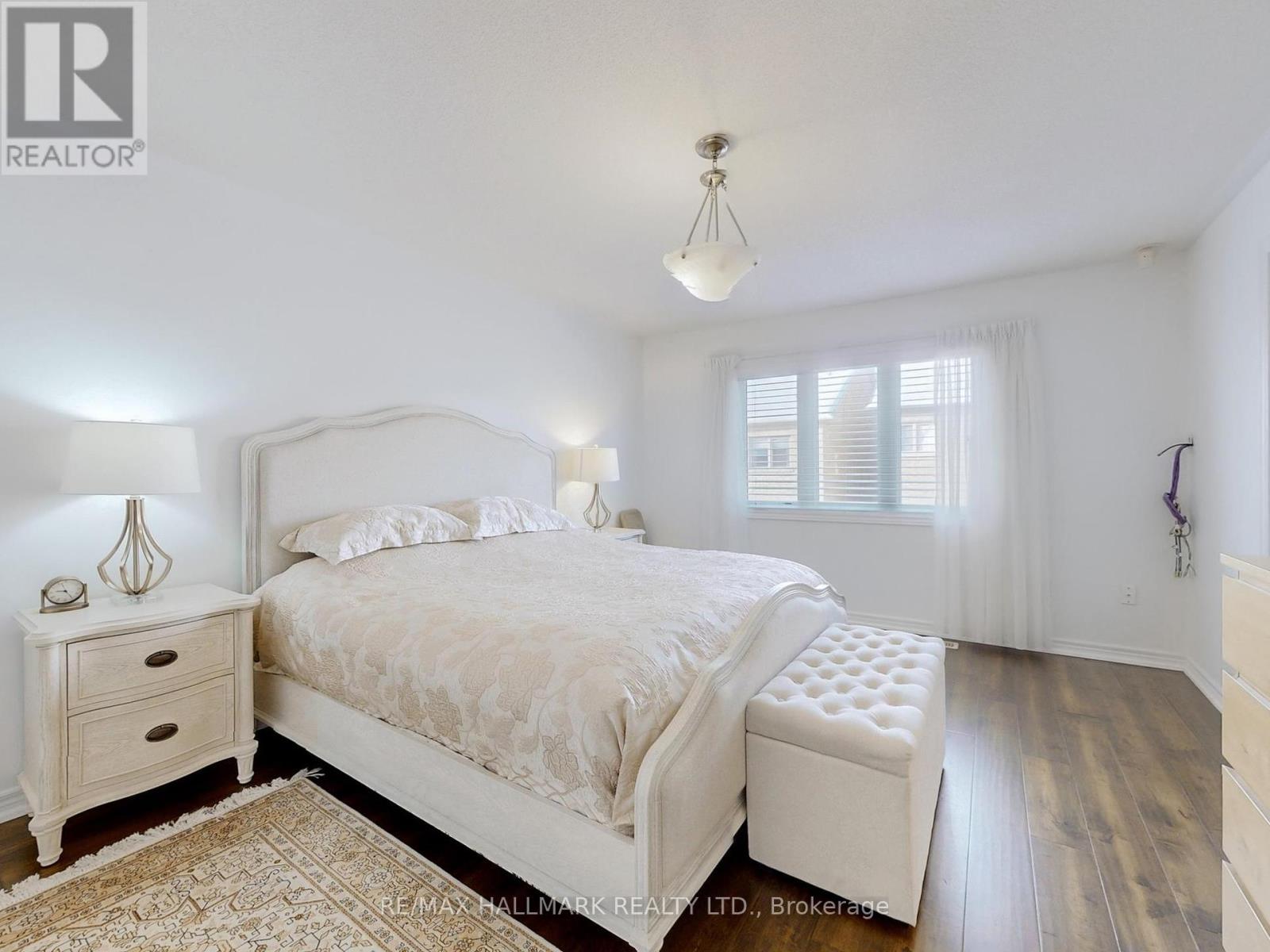Photo 11 of 18 Yarden Drive, Vaughan ON