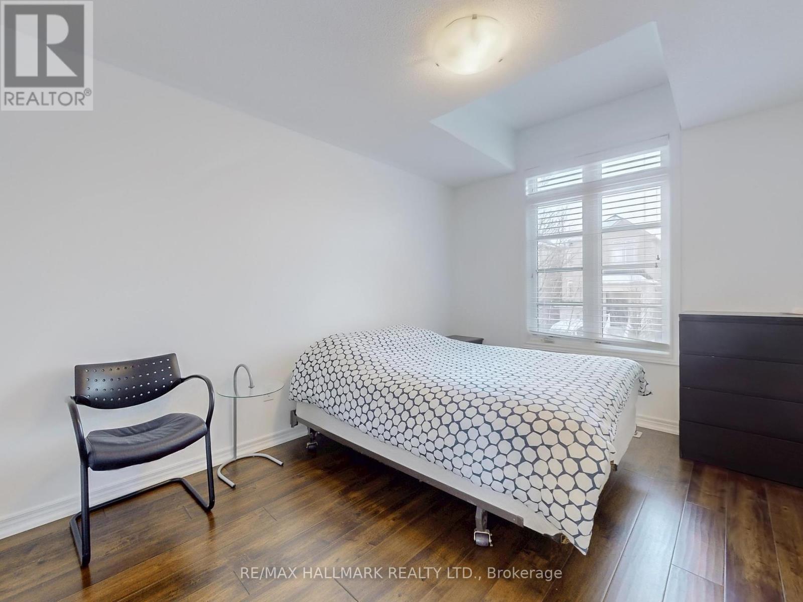 Photo 14 of 18 Yarden Drive, Vaughan ON