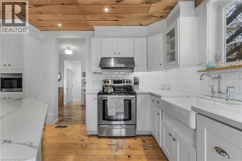 Photo 11 of 124 Colver Street, Smithville ON