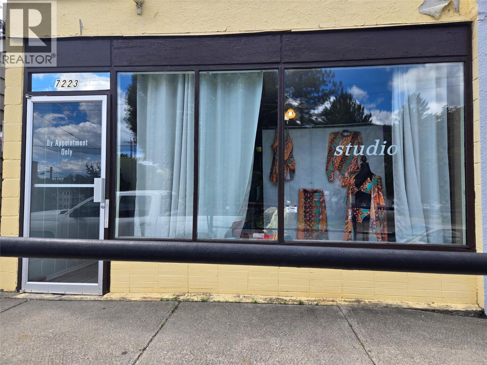 7223 5TH Street - photo 2