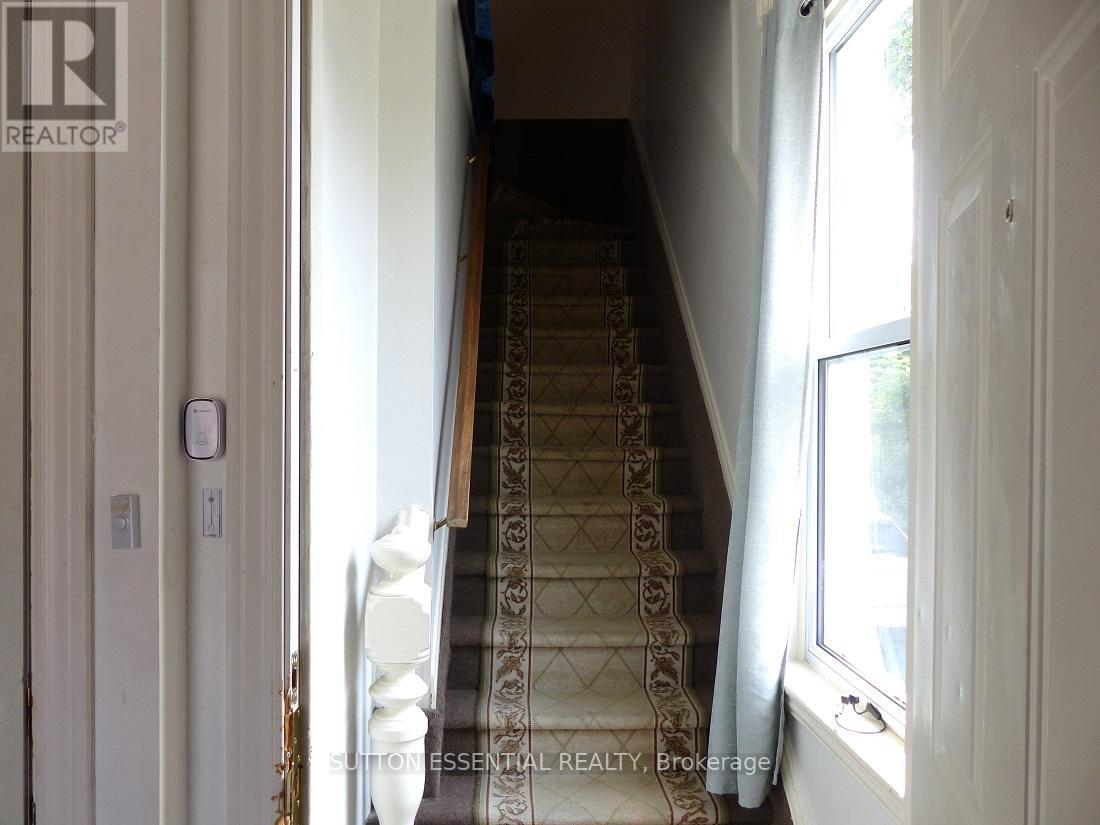 Photo 24 of 71 Russell Street E, Smiths Falls ON