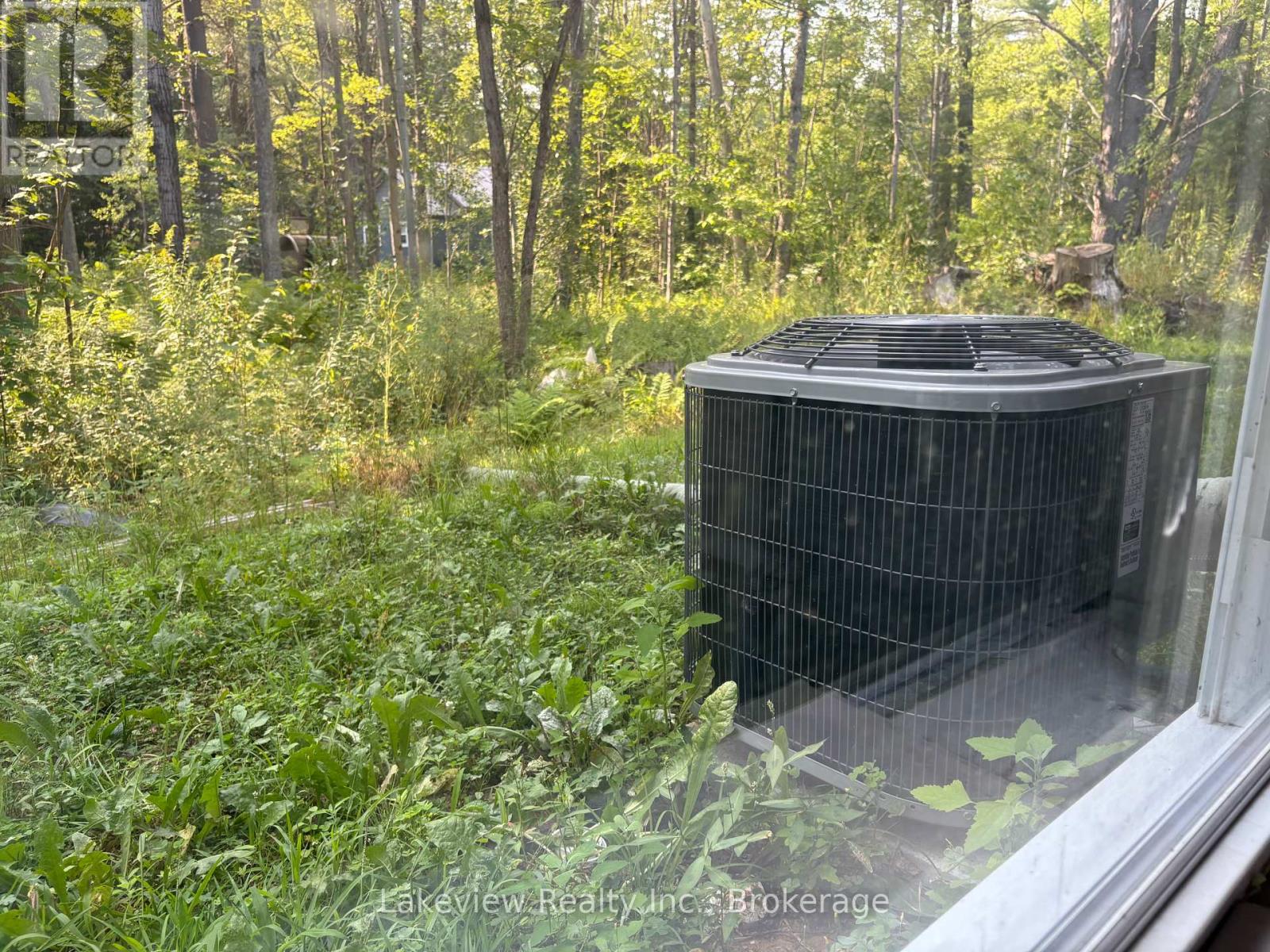 Photo 10 of 1078 South Kahshe Lake Road E, Gravenhurst ON